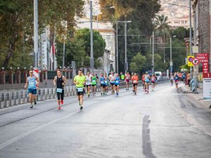 İ̇zmir’de Maraton Zamanı
