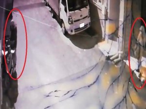 Balkondan Hırsızın Kafasına Tabak Yağdırdı, Hırsız Böyle Kaçtı