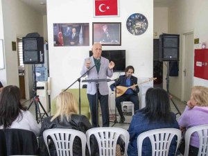 Emekli Evi Üyelerine Aşık Veysel Ve Karacaoğlan’ın Hayatı Anlatıldı