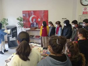Öğrenciler Kitap Yıkama Makinesine Hayran Kaldı