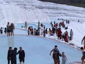 Beyaz Cennet Pamukkale’ye Bahar Geldi