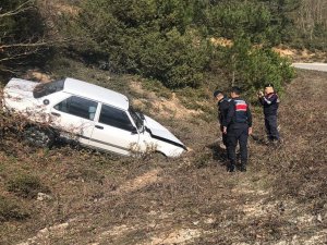 Bilecik’te Seyir Halinde Kontrolden Çıkan Araç Şarampole Uçtu