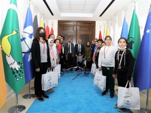 Güder, Başarılı Sporcularla Buluştu
