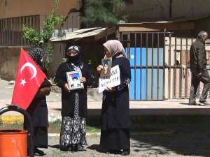 Hdp Önündeki Evlat Nöbetine Bir Aile Daha Katıldı, Aile Sayısı 283 Oldu