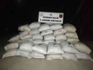 Diyarbakır’da Jandarma Kaçakçılara Geçit Vermiyor