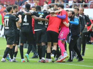 Sivasspor Ligdeki 12. Beraberliğini Aldı