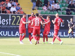 Antalyaspor, Yenilmezlik Serisini 11 Maça Çıkardı