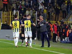 Spor Toto Süper Lig: Fenerbahçe: 1 - Göztepe: 0 (İ̇lk Yarı)
