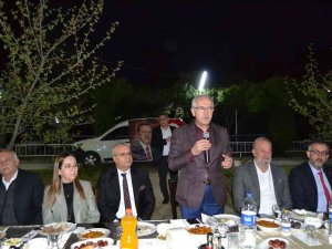 Salihli’de Ak Parti İftarında Müjdeler Verildi
