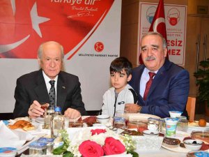 Mhp Lideri Bahçeli, Şehit Aileleriyle İftar Yemeğinde Bir Araya Geldi