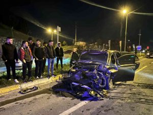 İ̇yi̇ Partililer Kazaya Karıştı: 3 Yaralı