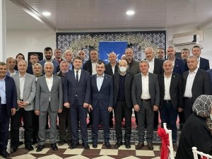 İ̇ftar Yemeğinde Bir Araya Geldiler