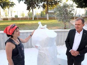 Başkan Seçer, ’Umut Çocuk’ Heykelinin Çalışmalarını İnceledi