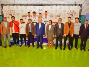 Analig Judo Yarı Finalleri Elazığ’da Sürüyor