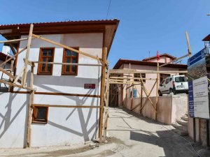 Ankara Kalesi İçerisinde Yürütülen Restorasyon Tüm Hızıyla Devam Ediyor
