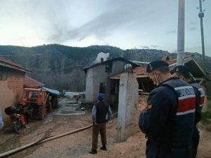 Tavşanlı’daki Ev Yangını Korkuttu