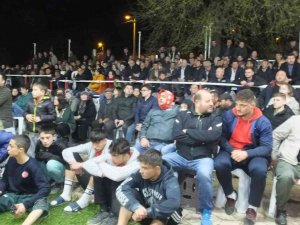 Balıkesir’de Geleneksel Gece Güreşlerine 200 Pehlivan Katıldı
