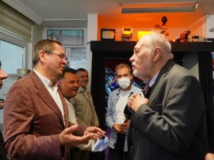 Prof. Dr. İ̇lber Ortaylı’nın “Köy Enstitülerinin Tarihsel Süreci” Söyleşisine Yoğun İlgi