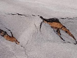 Kastamonu’da Çöken Köy Yolu Ulaşıma Kapandı