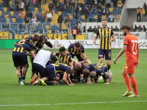Spor Toto 1. Lig: Mke Ankaragücü: 2 - Adanaspor: 0