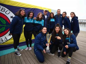 Kürekte Fenerbahçe, Kadınlarda Ve Erkeklerde Şampiyon