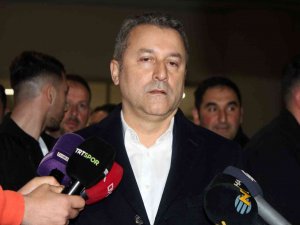 Hakan Karaahmet: “Beşiktaş Beraberliğiyle Düşme Hattından Uzaklaştık”