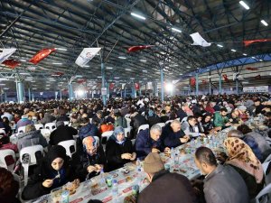 Büyükşehrin İftar Bereketi Bu Kez Anafartalar’a Taşındı