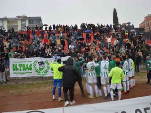 Salihli Belediyespor Uzatmada Bal’a Tutundu
