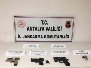 Antalya’da Jandarma Uyuşturucu Ticaretine Göz Açtırmıyor: 5 Gözaltı