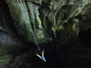 Yalovalı Dağcılardan 50 Metre Derinliğindeki Dikey Mağaraya İniş