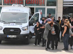 Motosikletin Tutkunu Gencin Cenazesi, Gözyaşları Arasında Alındı