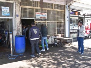 İ̇ş Yeri Önüne Bırakılan Valizden Esrar Çıktı