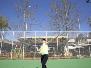 Yenilenen Tenis Kortları Açıldı
