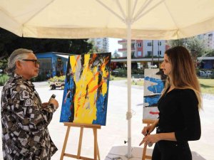 Dünyaca Ünlü Ressam Mezitli Sanat Çarşısında Atölye Çalışması Yaptı