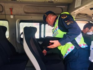 Jandarma, Kask Ve Emniyet Kemeri Denetiminde 15 Bin Kişiyi Sorguladı