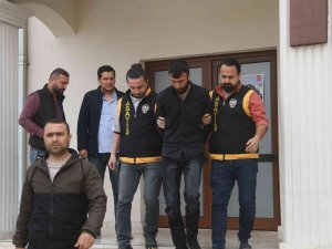 Ev Arkadaşını Çekiçle Öldüren Şahıs Tutuklandı
