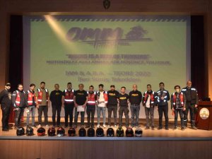 Öğrencilerden Motosiklet Sürücüleri Ve Kuryelere ‘Güvenli Sürüş’ Konferansı
