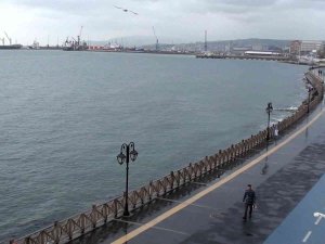 Beklenen Yağmur Etkili Oldu, Tekirdağ Sahili Boş Kaldı