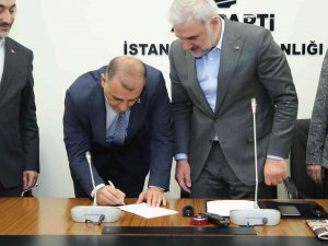 Chp’li Meclis Üyesi Ak Parti’ye Geçti