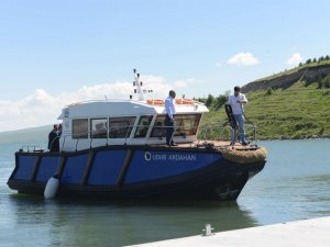 Valilikten Çıldır Gölünde Bulunan Tekne İle İlgili Açıklama