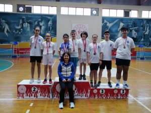 Yunusemreli Badmintonculardan 23 Nisan Turnuvasında 23 Madalya