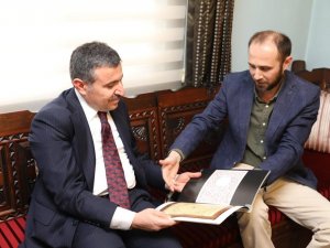 Vali Atay, Kültürel Miras Taşıyıcılarını Ziyaret Ediyor