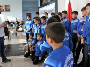 Kağıtspor Güreşte Türkiye Şampiyonu