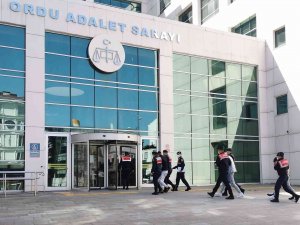 İ̇ş Yerinden Hırsızlık Zanlısı 3 Kişi Yakalandı