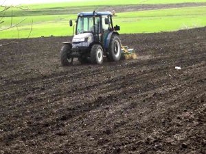 Muş Ovası’nda Çiftçiler Şeker Pancarı Ekimi İçin Tarlaya İndi
