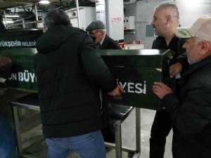 Kanser Hastası Kadın, Babasını Uykusunda Baltayla Öldürdü