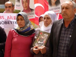 Diyarbakır’da 25 Yıllık Muhtar, Oğlu İçin Ailesiyle Evlat Nöbetine Katıldı