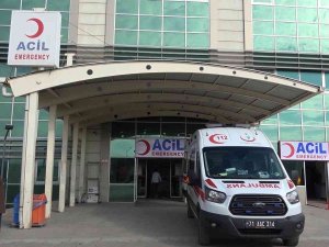 Otomobilin Çarptığı 12 Yaşındaki Çocuk Ağır Yaralandı