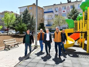 Başkan Çınar, Parkta Düzenleme Ve Yenileme Çalışmasını İnceledi