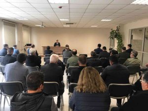 Burhaniye’de Muhtarlara Hizmet İçi Eğitim Toplantısı